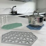 Krumble Pannenonderzetter – Hexagon lang – 14 x 24 cm – Grijs
