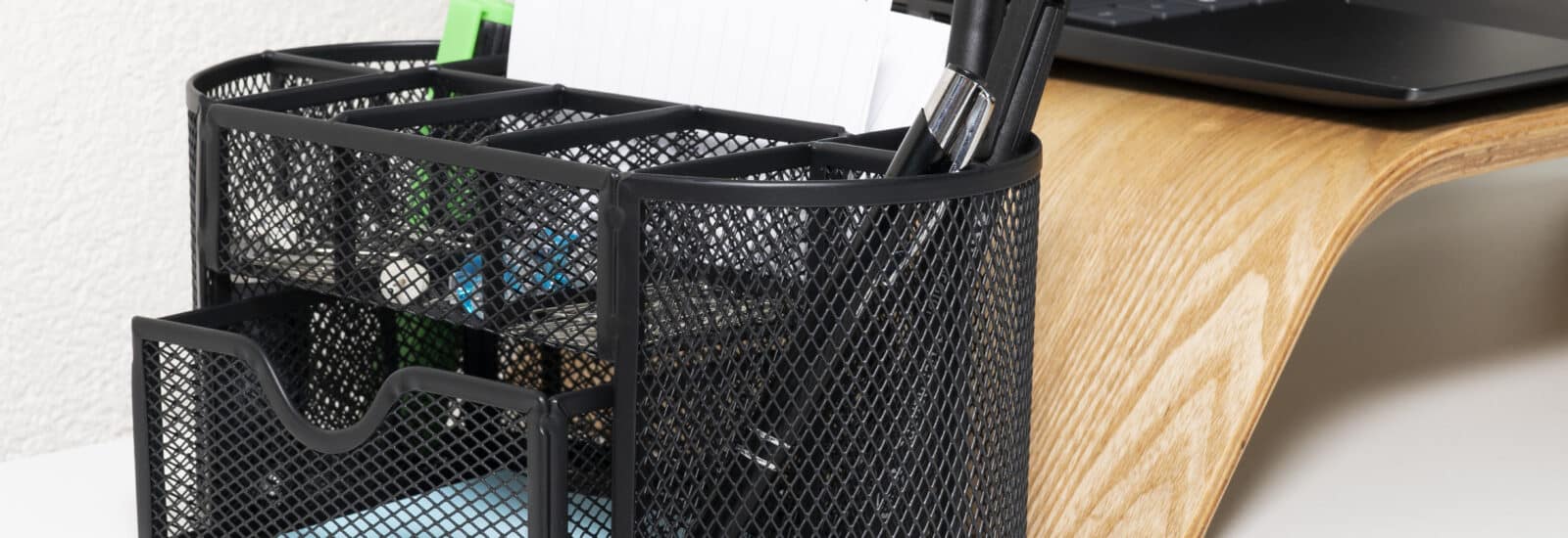 clean desk met bureau organizers