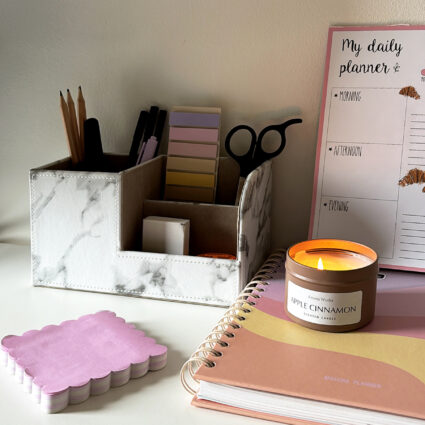 Bureau-organzier-3-vakken-Witte-marmer-look