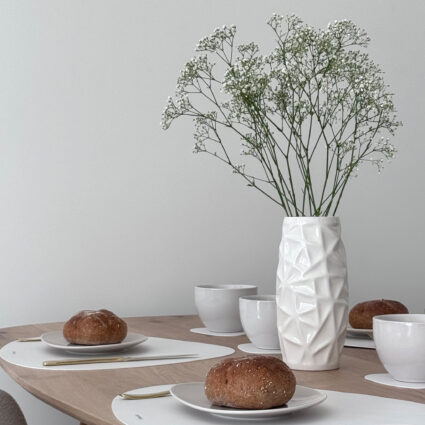 aardewerk-bloemen-vaasje-wit-droogbloemen