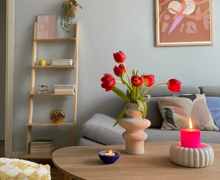 Decoratieve trap, vaasje, woonaccessoires