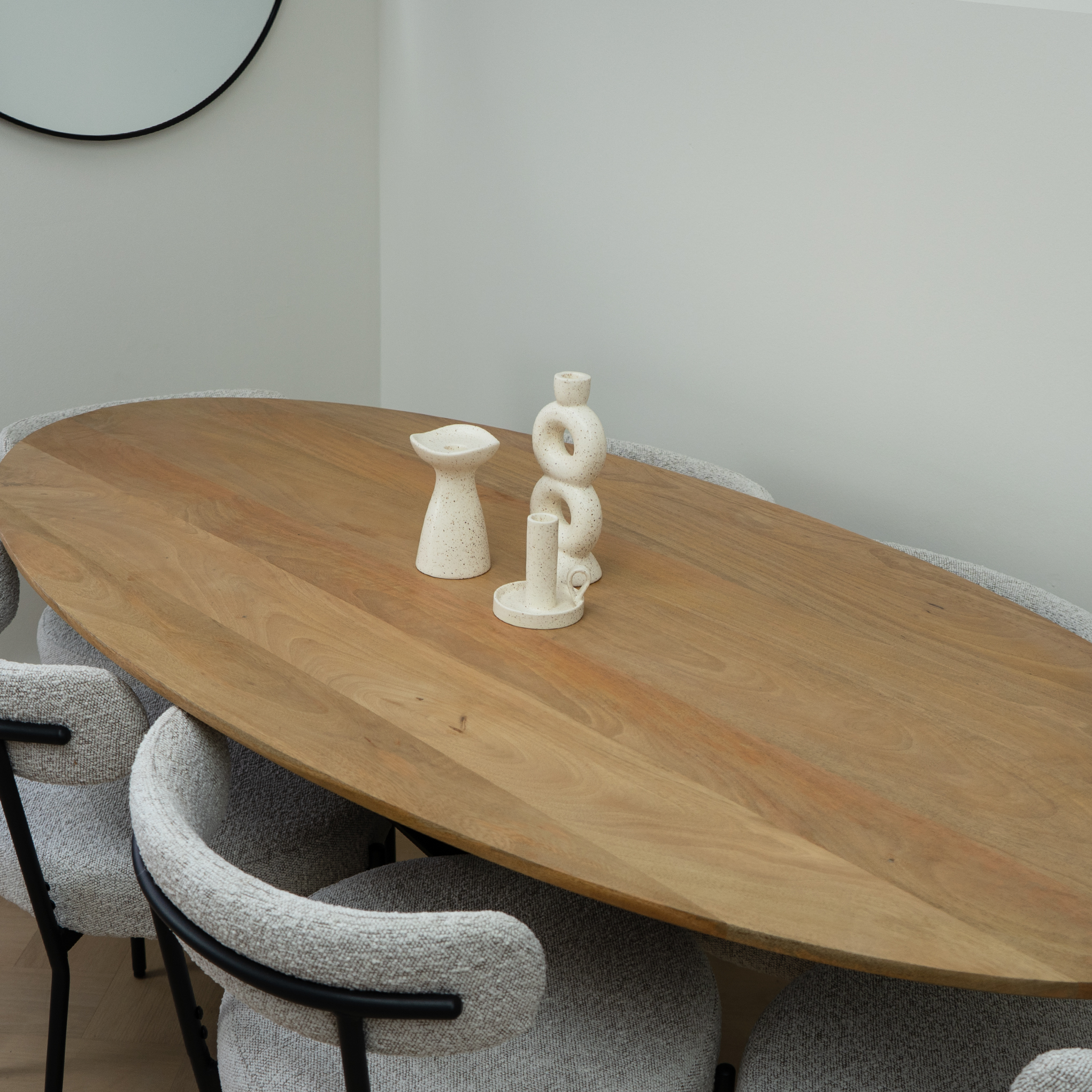 QUVIO Eettafel Sofia– Ovaal – 220×100 cm – Stalen kruispoot – FSC®-gecertificeerd mangohout – Naturel