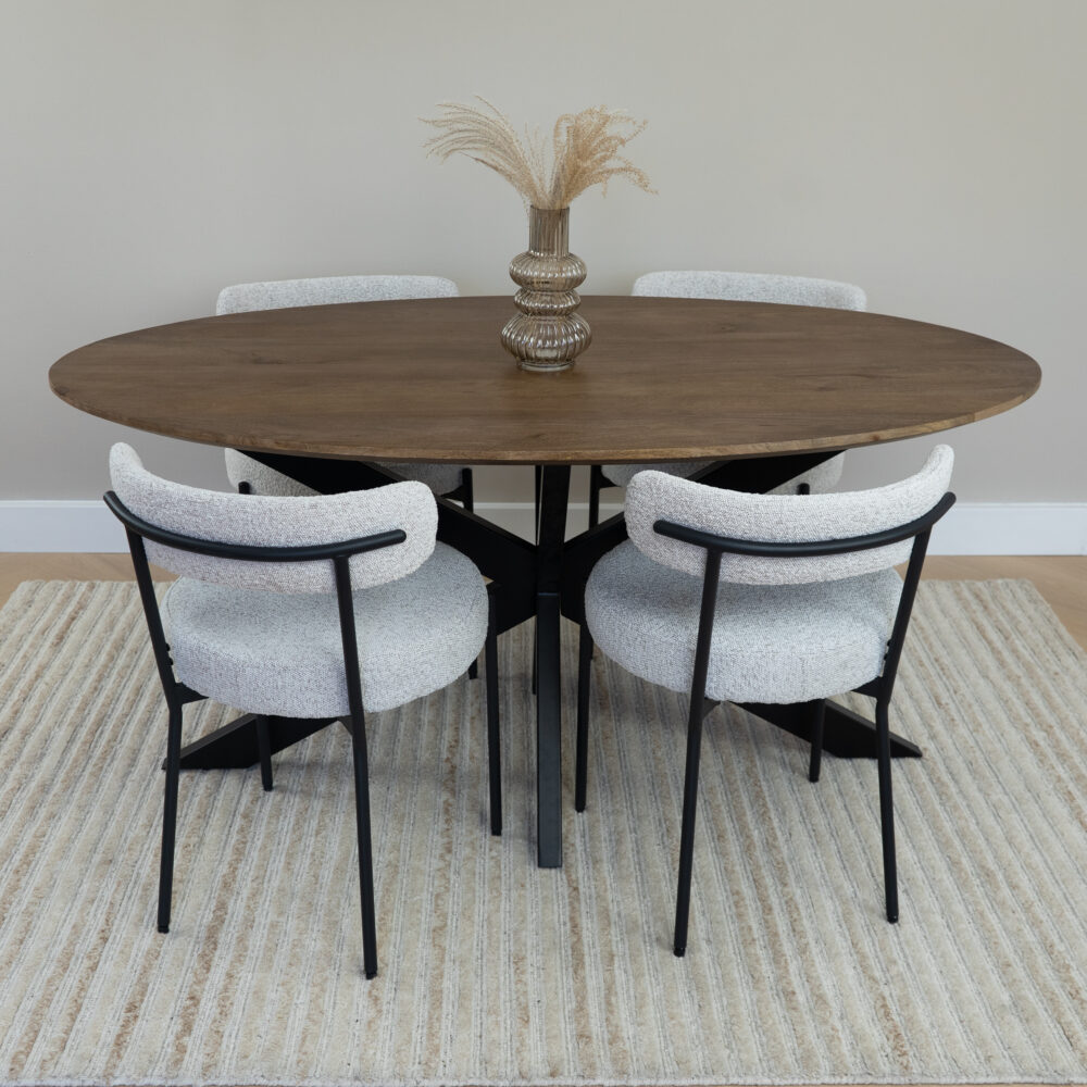 8484546-quvio-eettafel-oval-bruin-160
