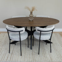 8484546-quvio-eettafel-oval-bruin-160