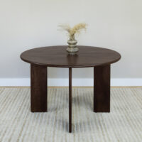 ronde Lila eettafel, ronde eettafel van hout, eettafel, tafel, sfeer