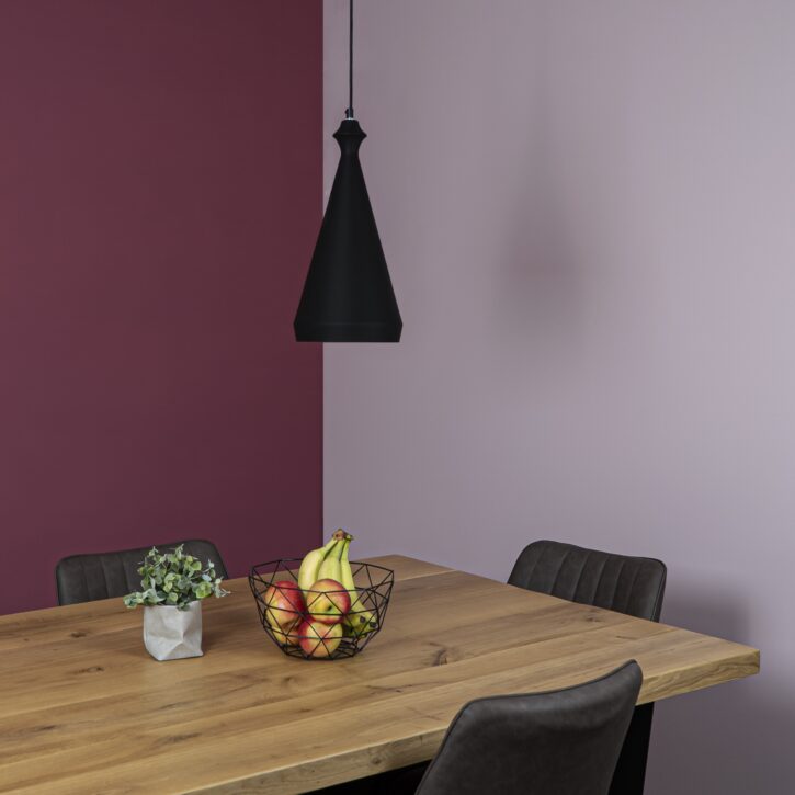 Zwarte verlichting voor boven de eettafel