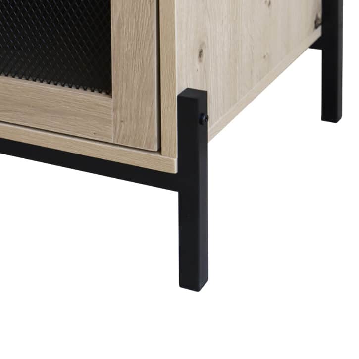 Licht houten nachtkastje met deur en legplank