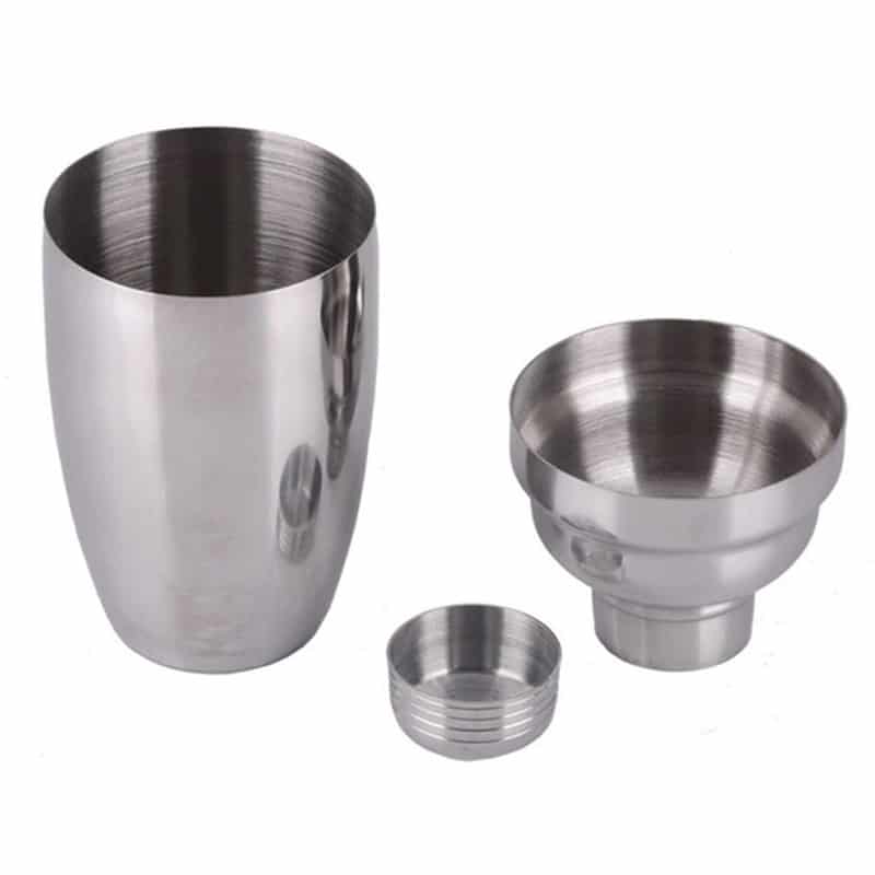 drie delige weergave van de cocktail shaker