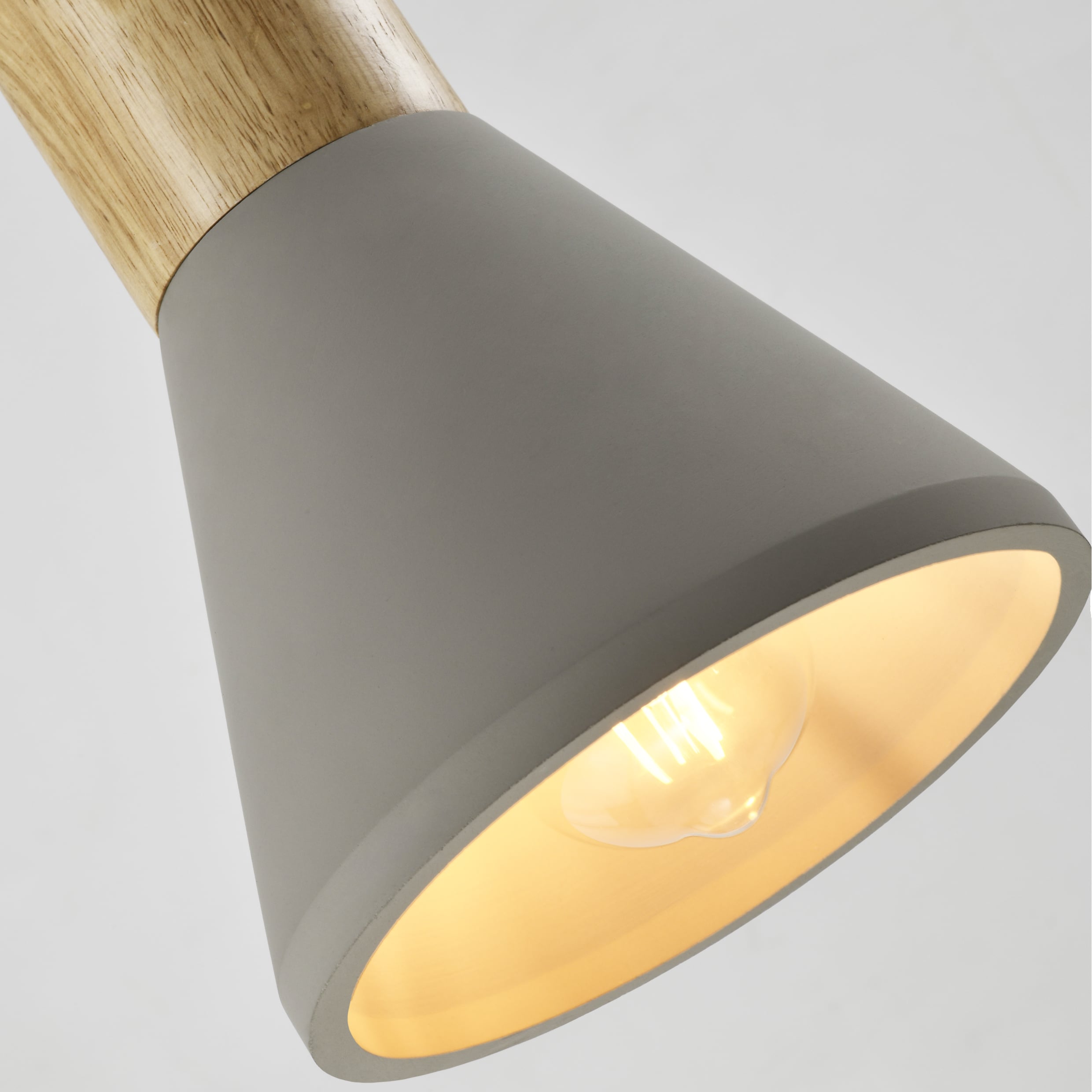 Grijs betonnen hanglamp met houten kop
