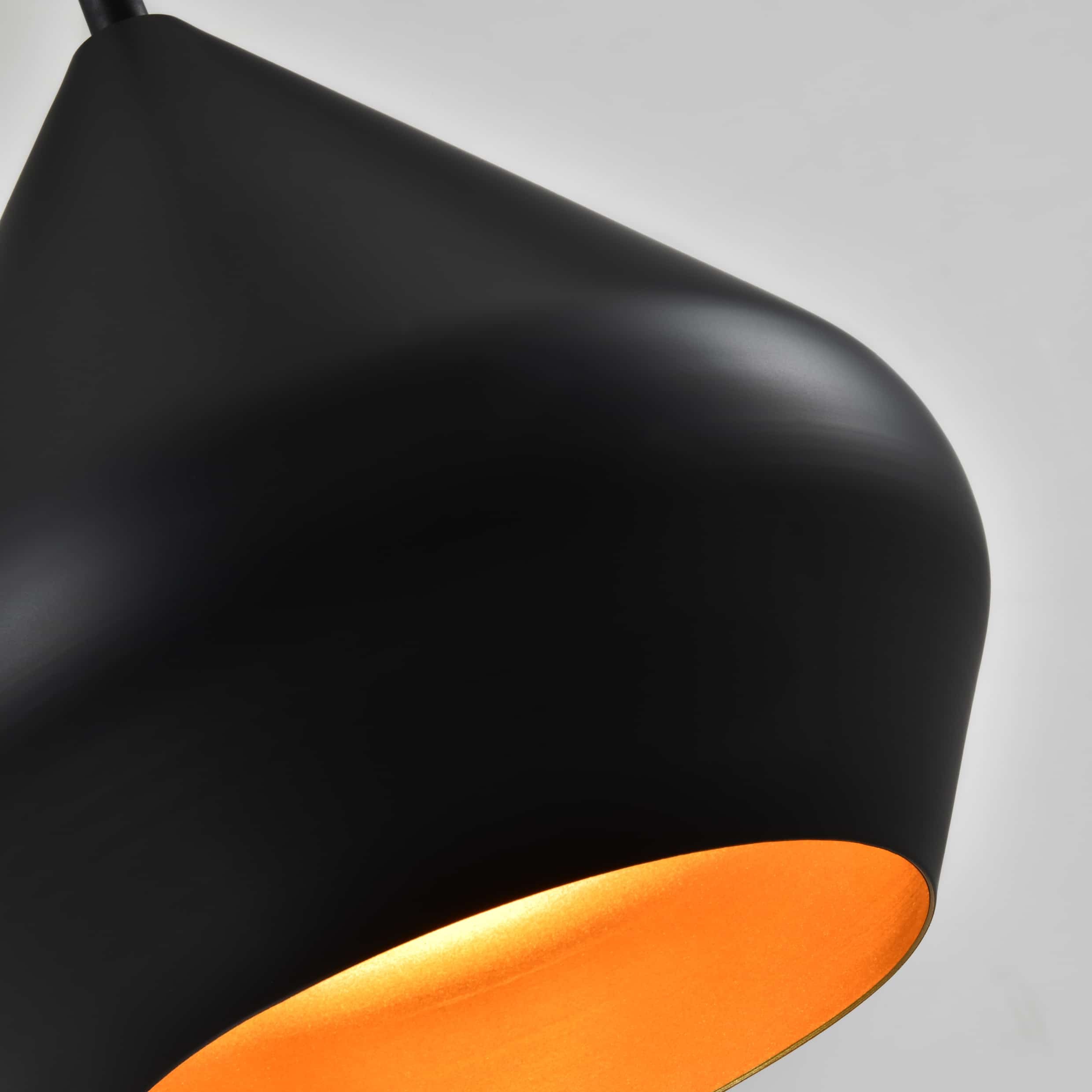 Zwart koepelvormige lampen