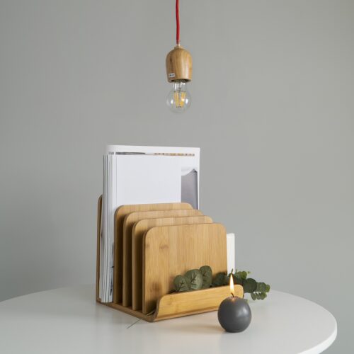 Retro lamp boven de tafel