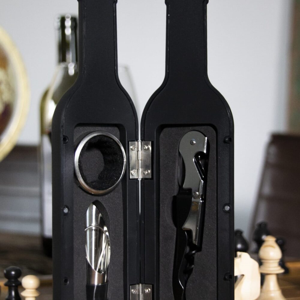 indeling van de 5 handige wijnaccessoires in fles als cadeau