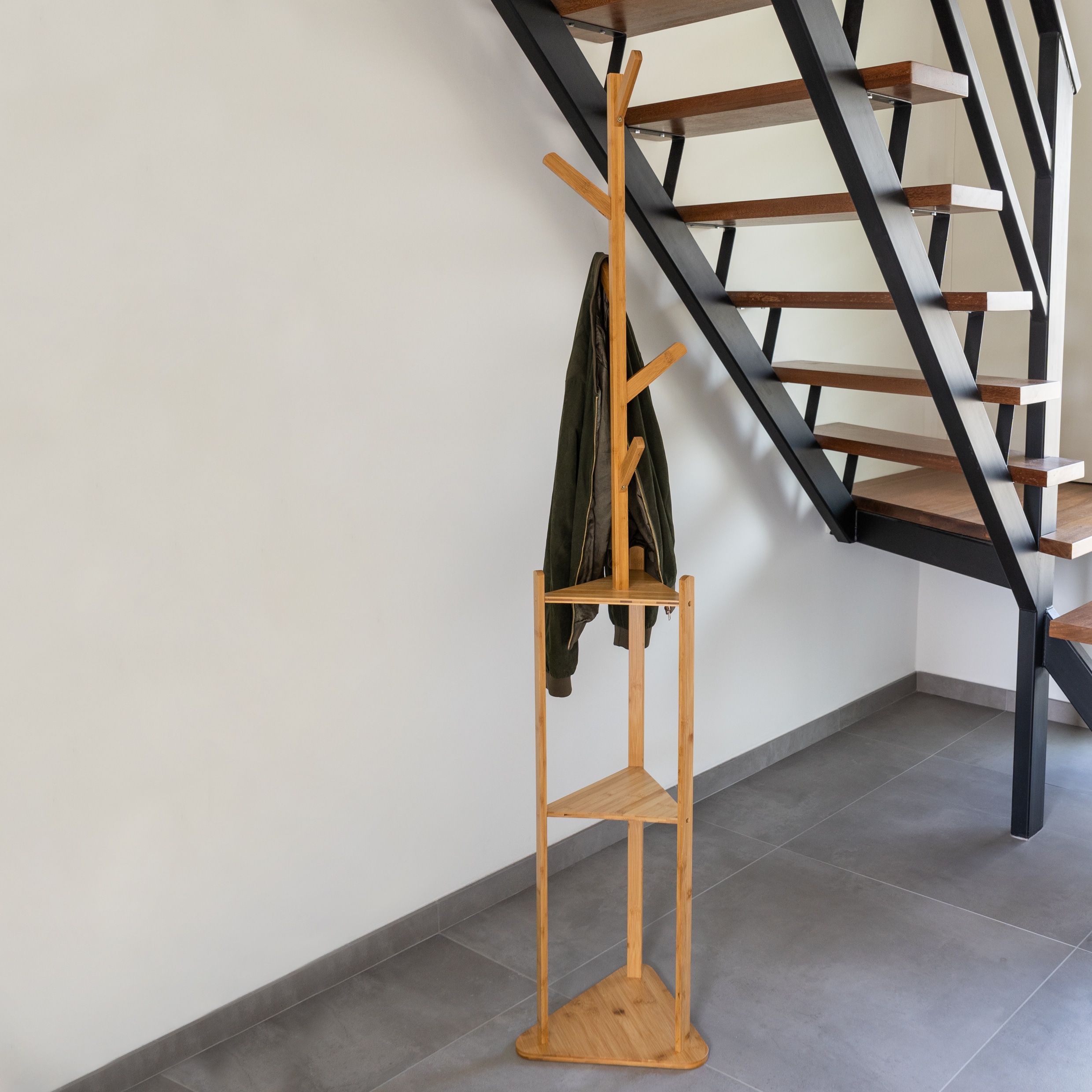 Houten QUVIO Kapstok met legplanken