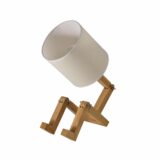 Leuk design tafellamp van hout en stof